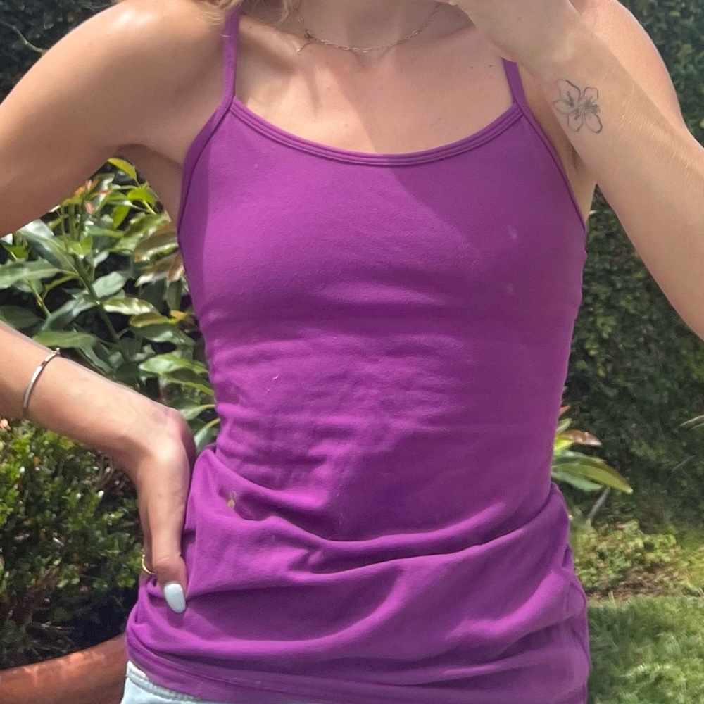 Lululemon Workout tank top - Picture 4 of 7